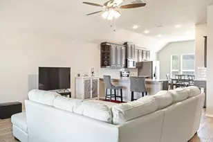 529 Lela Cir, Keene, TX 76059 - Photo 3