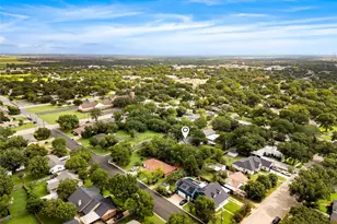 1126 W 7th St, McGregor, TX 76657 - Photo 33