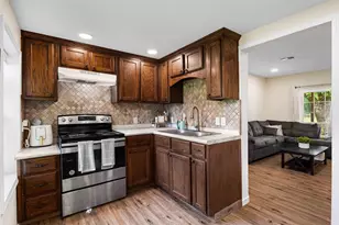 1126 W 7th St, McGregor, TX 76657 - Photo 13