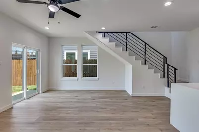2427 Merlin Street, Dallas, TX 75215 - Photo 9