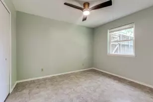 8621 Grenadier Dr, Dallas, TX 75238 - Photo 19