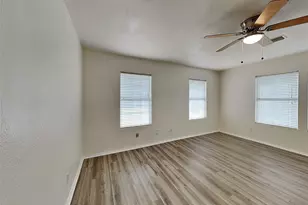 2911 Ryan Ave, Fort Worth, TX 76110 - Photo 9