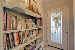 1325 N Creek Dr, Saginaw, TX 76179 - Photo 3