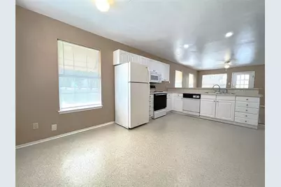 1023 Fannin Street, Denton, TX 76201 - Photo 7