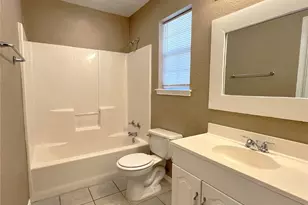 1023 Fannin St, Denton, TX 76201 - Photo 11