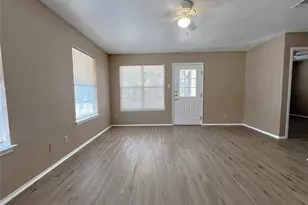 1023 Fannin St, Denton, TX 76201 - Photo 3