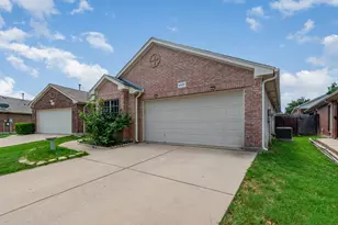 6337 Geneva Ln, Fort Worth, TX 76131 - Photo 1
