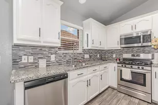 6337 Geneva Ln, Fort Worth, TX 76131 - Photo 11