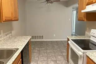 6717 Loma Vista Dr, Fort Worth, TX 76133 - Photo 3