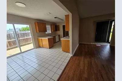 1507 Lindsey Lane W #B, Cleburne, TX 76033 - Photo 3