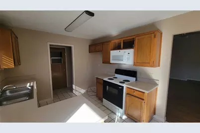 1507 Lindsey Lane W #B, Cleburne, TX 76033 - Photo 5