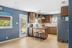 1004 Usher St, Benbrook, TX 76126 - Photo 3