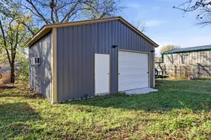 1004 Usher St, Benbrook, TX 76126 - Photo 21