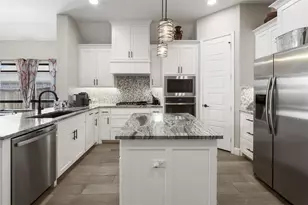 9412 Blue Stem Ln, Little Elm, TX 75068 - Photo 3