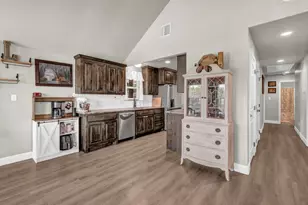 2806 San Gabriel Dr, Granbury, TX 76048 - Photo 9