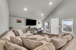 2806 San Gabriel Dr, Granbury, TX 76048 - Photo 7