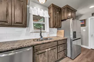 2806 San Gabriel Dr, Granbury, TX 76048 - Photo 11