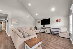 2806 San Gabriel Dr, Granbury, TX 76048 - Photo 5