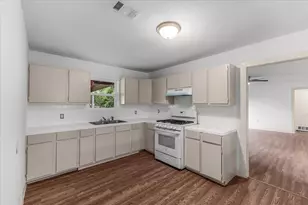 4504 Highland Lake Dr, Lake Worth, TX 76135 - Photo 3