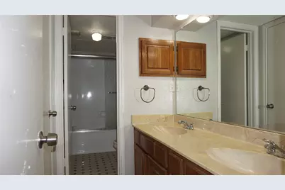 2728 Copper Creek Drive #107, Arlington, TX 76006 - Photo 9