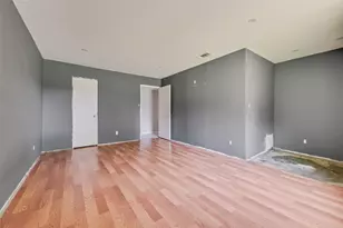 9502 Zelkova Cir, Dallas, TX 75249 - Photo 11