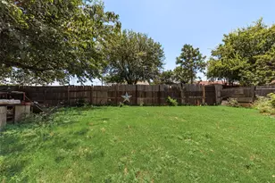 9502 Zelkova Cir, Dallas, TX 75249 - Photo 13