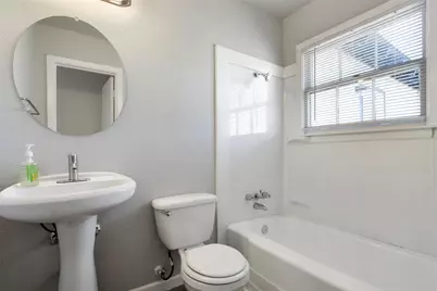 1232 W Beddell Street, Fort Worth, TX 76115 - Photo 11