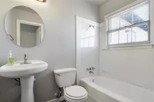 1232 W Beddell St, Fort Worth, TX 76115 - Photo 11