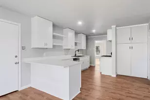 1232 W Beddell St, Fort Worth, TX 76115 - Photo 7