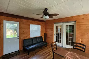 10207 Sweet Gum St, Dallas, TX 75249 - Photo 15