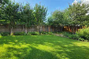 10207 Sweet Gum St, Dallas, TX 75249 - Photo 3