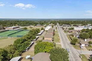 5933 Shadydell Dr, Fort Worth, TX 76135 - Photo 3