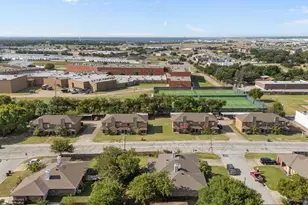 5933 Shadydell Dr, Fort Worth, TX 76135 - Photo 7