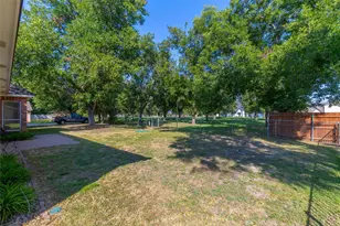 8925 Green Leaves Dr, Granbury, TX 76049 - Photo 23