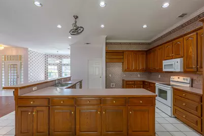 8925 Green Leaves Drive, Granbury, TX 76049 - Photo 15