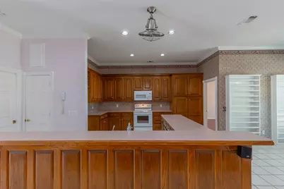 8925 Green Leaves Drive, Granbury, TX 76049 - Photo 5