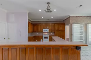 8925 Green Leaves Dr, Granbury, TX 76049 - Photo 5