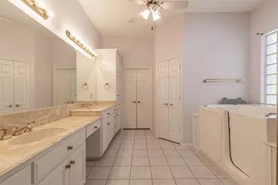 8925 Green Leaves Drive, Granbury, TX 76049 - Photo 9