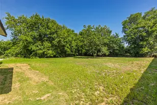 749 E Marshall Ave, Cooper, TX 75432 - Photo 33