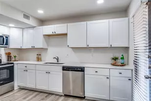 10211 Regal Oaks Dr, Dallas, TX 75230 - Photo 9