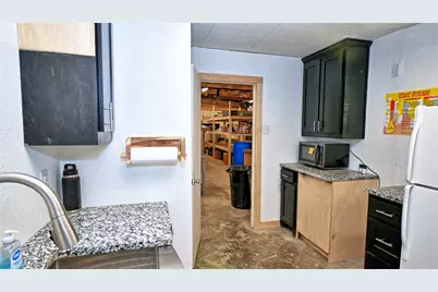 206 N Matthews Street, Bowie, TX 76230 - Photo 13