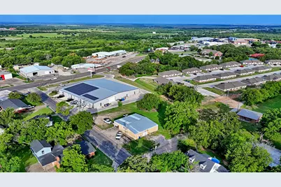 206 N Matthews Street, Bowie, TX 76230 - Photo 29