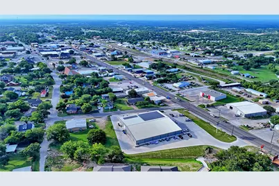 206 N Matthews Street, Bowie, TX 76230 - Photo 31