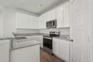 917 Rocket Plane Dr, Fort Worth, TX 76131 - Photo 5