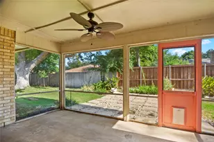 913 Kensington Ct, Bedford, TX 76021 - Photo 23