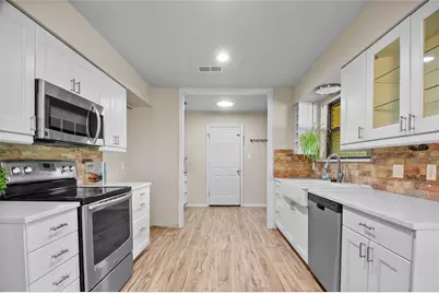 913 Kensington Court, Bedford, TX 76021 - Photo 13