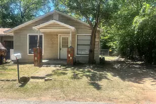 412/410 Small St, Bowie, TX 76230 - Photo 3
