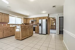 3704 Westview Dr, Bedford, TX 76021 - Photo 5