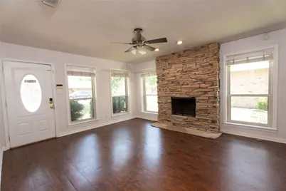 517 S Kirby Street, Pilot Point, TX 76258 - Photo 3