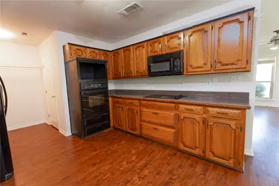 517 S Kirby Street, Pilot Point, TX 76258 - Photo 9